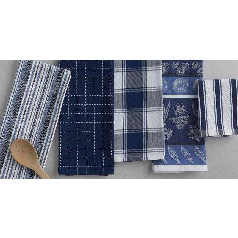 Assorted Linens Set