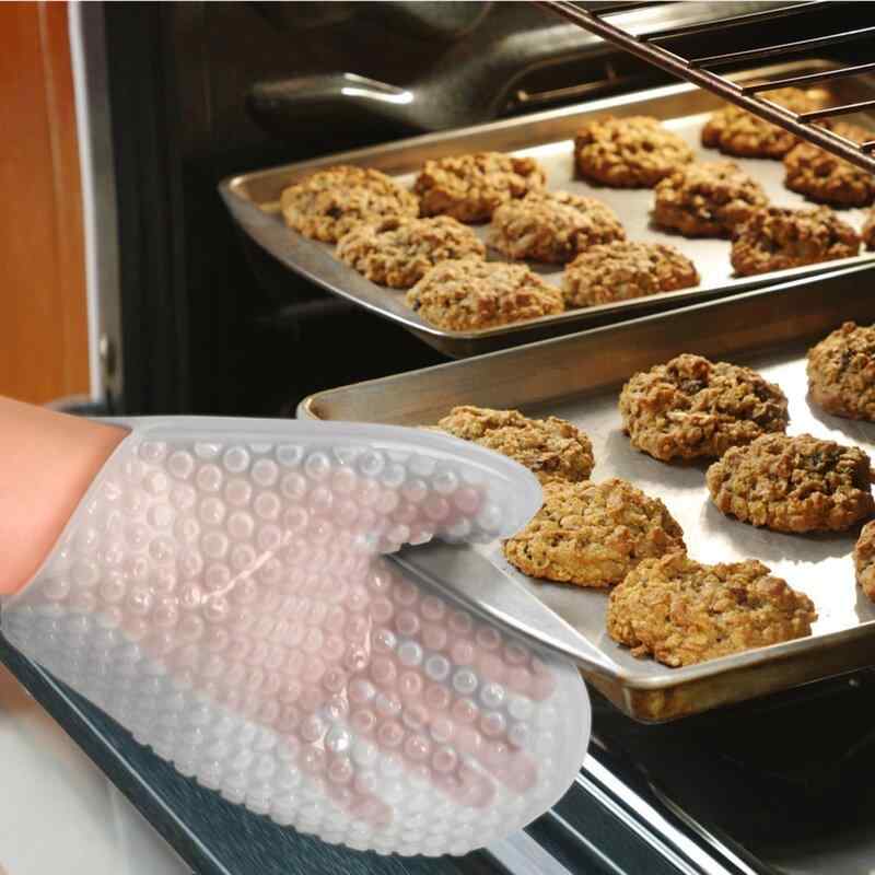 Fred & Friends Poppin Hot Oven Mitt