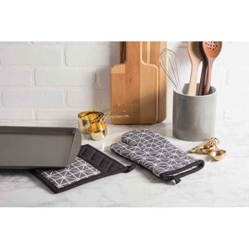 Design Imports Herringbone Oven Mitt