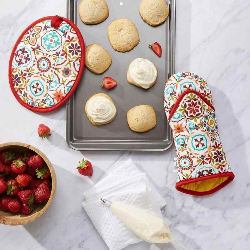 Fiesta Worn Tiles 2-Piece Potholder and Oven Mitt Set